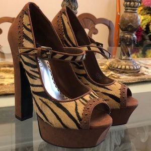 Never worn Bebe Heels